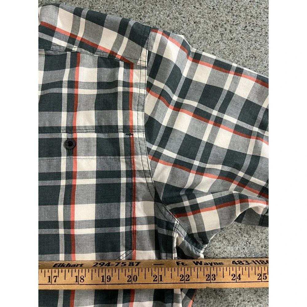 The North Face Mens Large Green Plaid Camping Short Sleeve Shirt